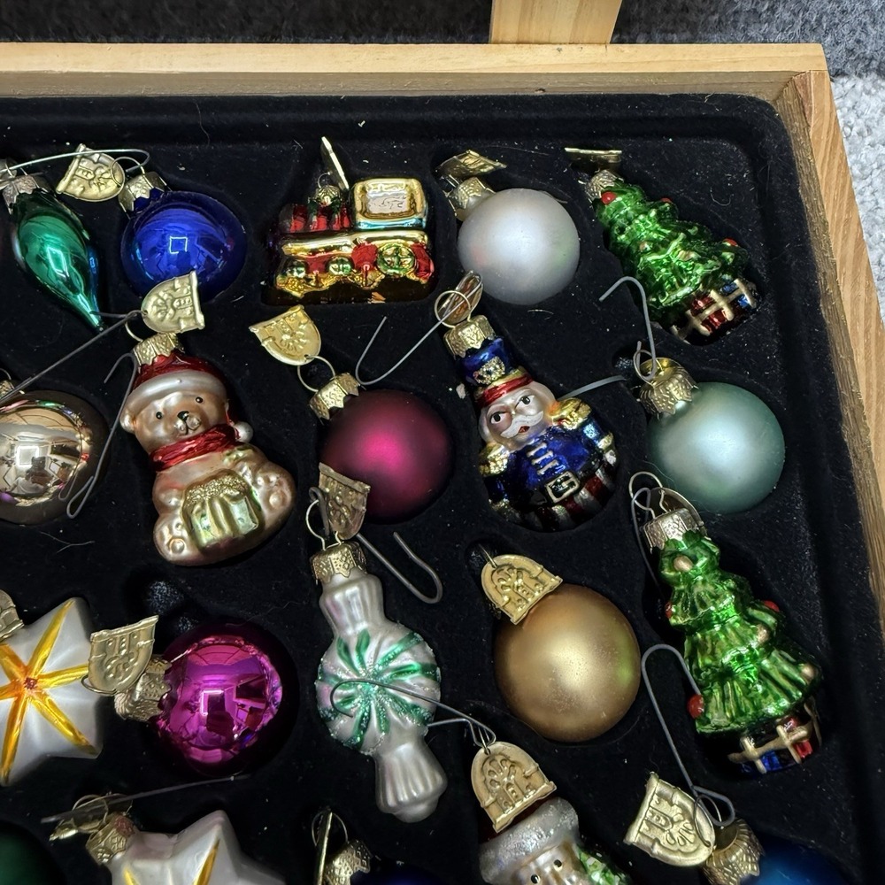 Thomas Pacconi Museum Series Miniature Christmas Ornament In Wood Box (READ) 46 - Picture 5 of 16